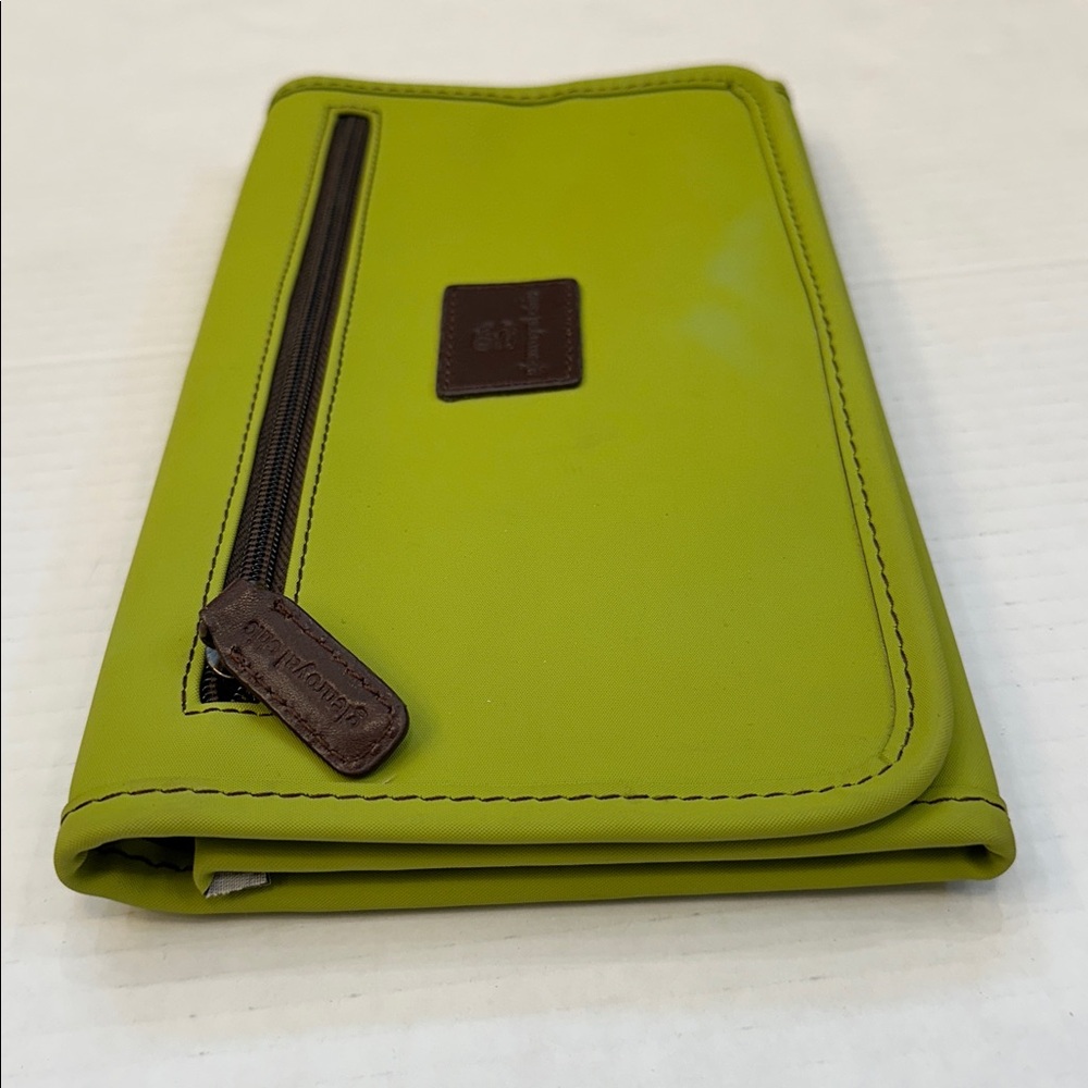 Glenroyal Chic of Scotland Vibrant Green organizer Wallet clutch - Picture 7 of 7